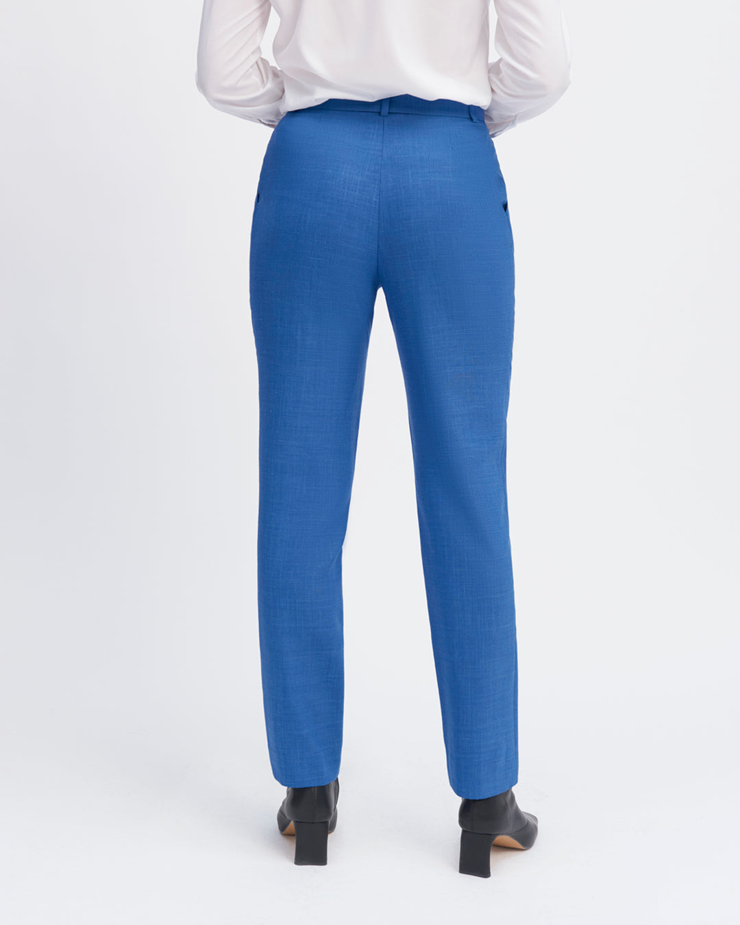 17H10-women's-waistcoats-paris-carrot-cut-high-waist-plies-front-length-7-8th-zipper-front.