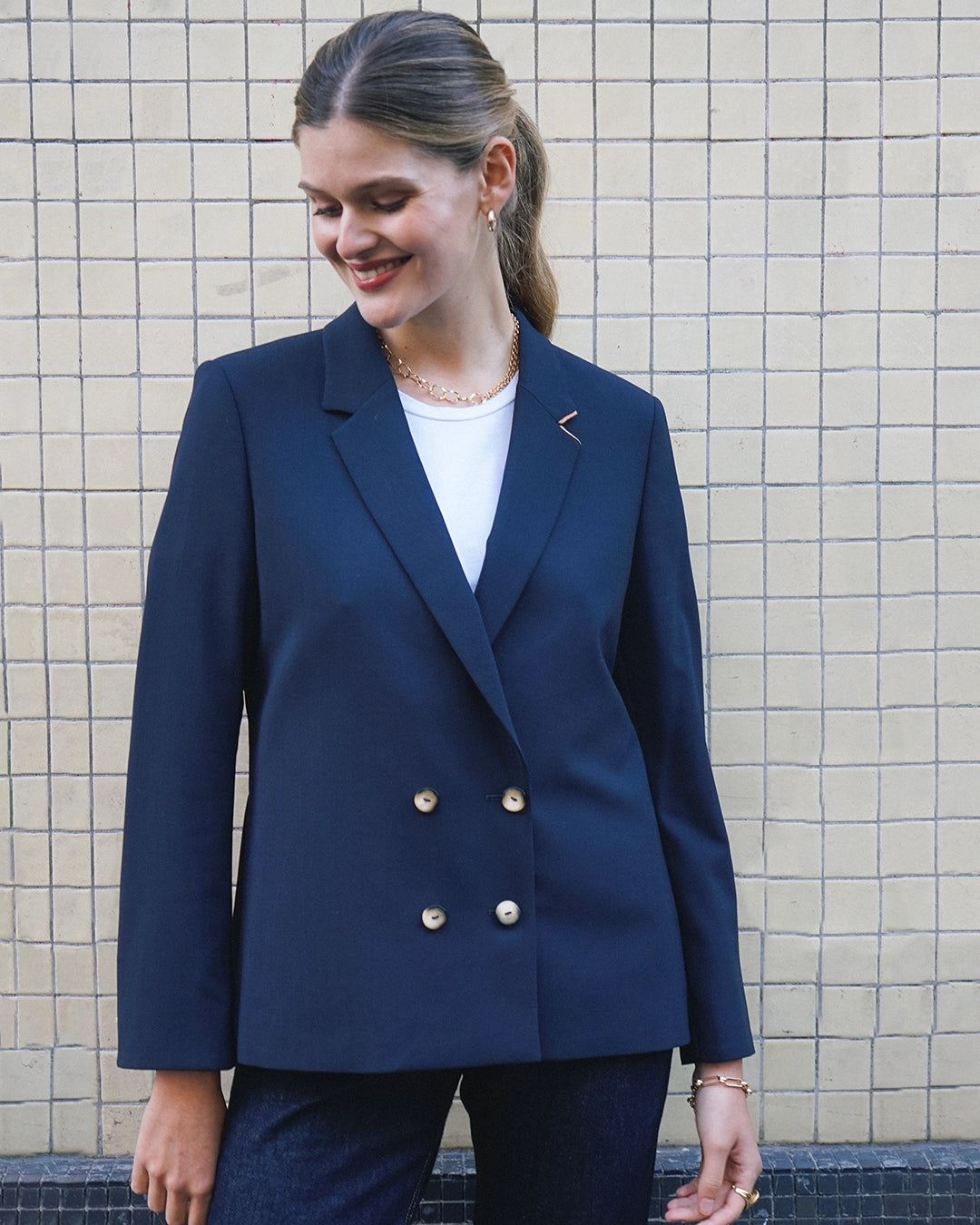 17H10-boston-jacket-night-blue-timeless-incontrovertible-blazer-classy-chic-elegant-workwear-streetstyle-