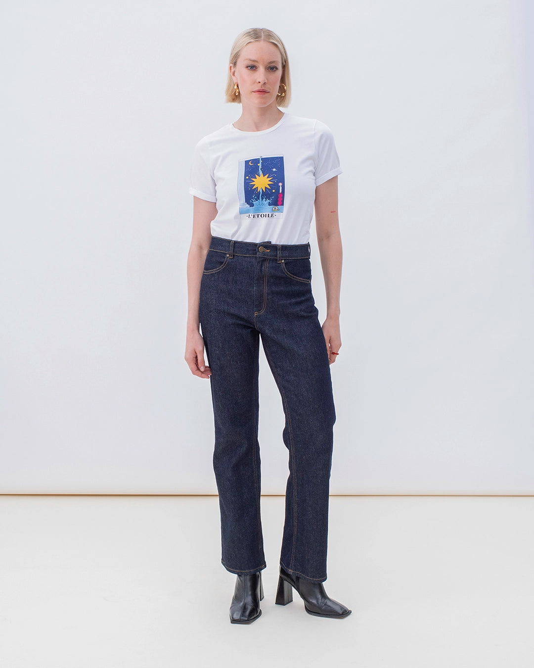 17h10_tshirt_tailleurfemme_tarot_etoile_marseille_cotonbiologique_gots_colore_confortable_matierenaturelle_ethique_decontracte_dessin