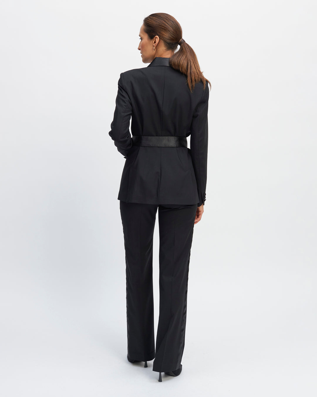 Smoking-pants-Straight-cut-High-waist-Ply-for-a-straight-dress-Belt-in-satin-Lisere-cote-in-satin-17H10-tailors-for-women-paris-