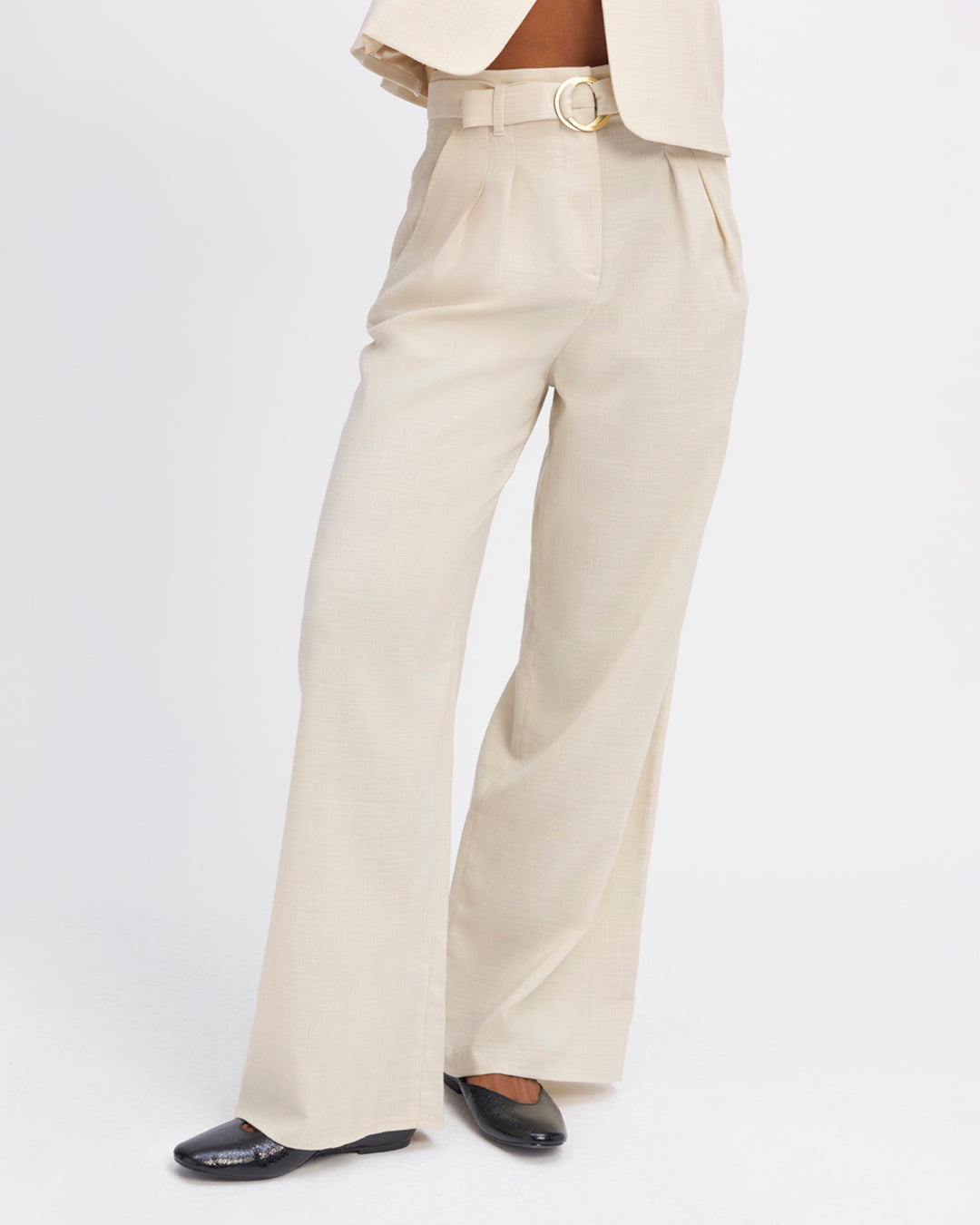 Trousers-waistcoat-beige-cut-palazzo-high-waist-details-double-pleated-low-leg-XXL-drawers-leg-waist-belt-buckle-belt-removable-tone-on-tone-17H10-waistcoats-for-women-paris-