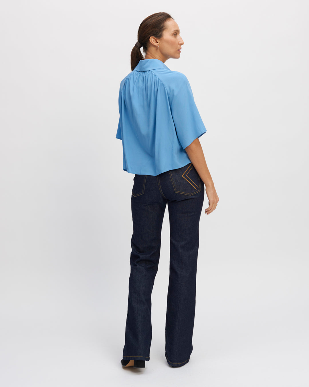 Women's-suits-Paris-Collar-shirt-Sleeves-raglan-Buttoned-placket-hidden-Fronces-front-back-17H10-women's-suits-paris-