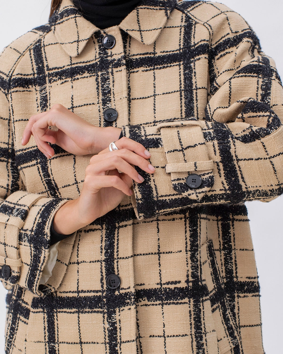 coats-jacquard-bright-vancouver-collar-regular-long-elegant-material-upcycled-material-luxury-17h10-women's-knit-coats-