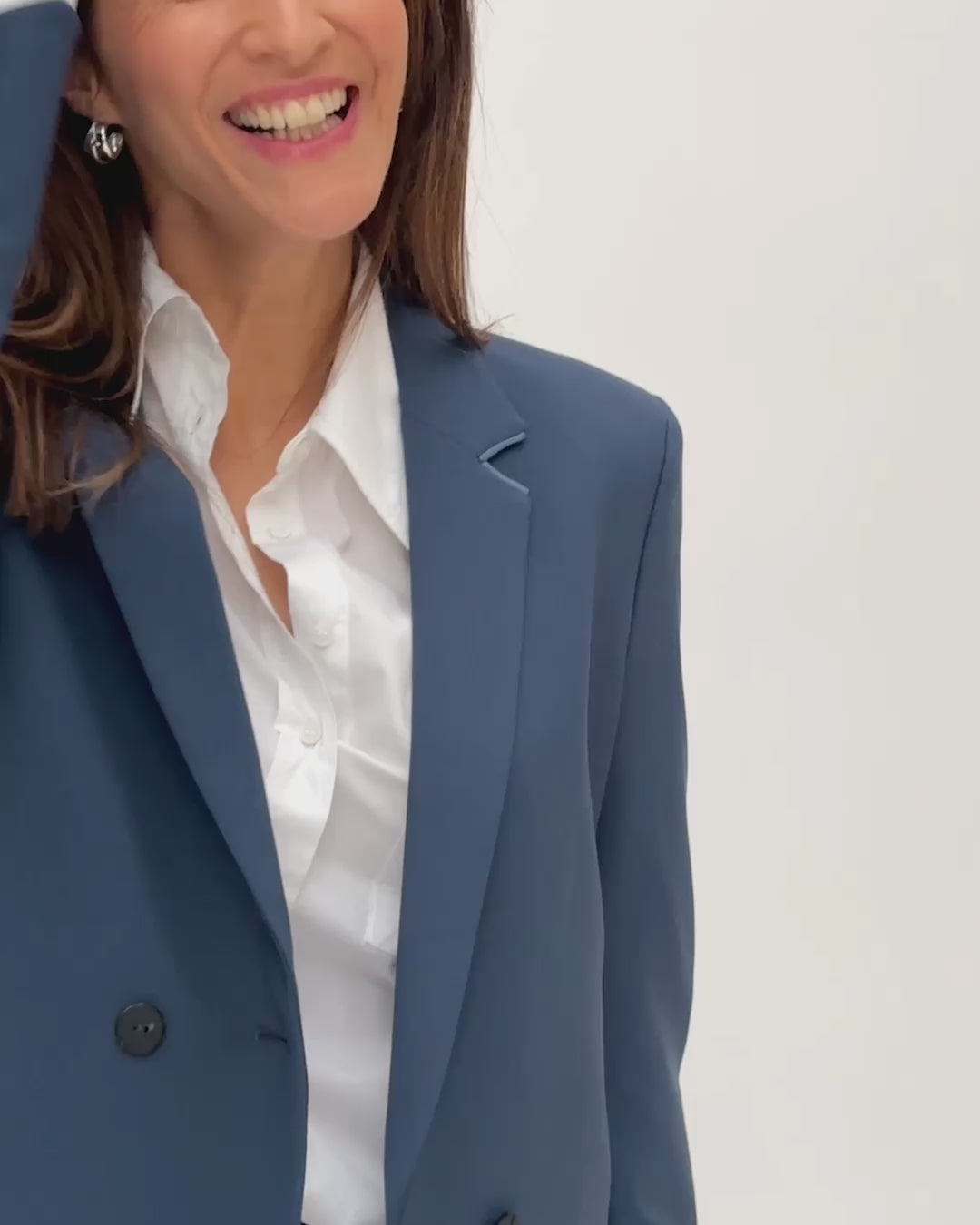 office-dress-women's-suit-cropped-jacket-pants-cigarette-blue-petrole-1