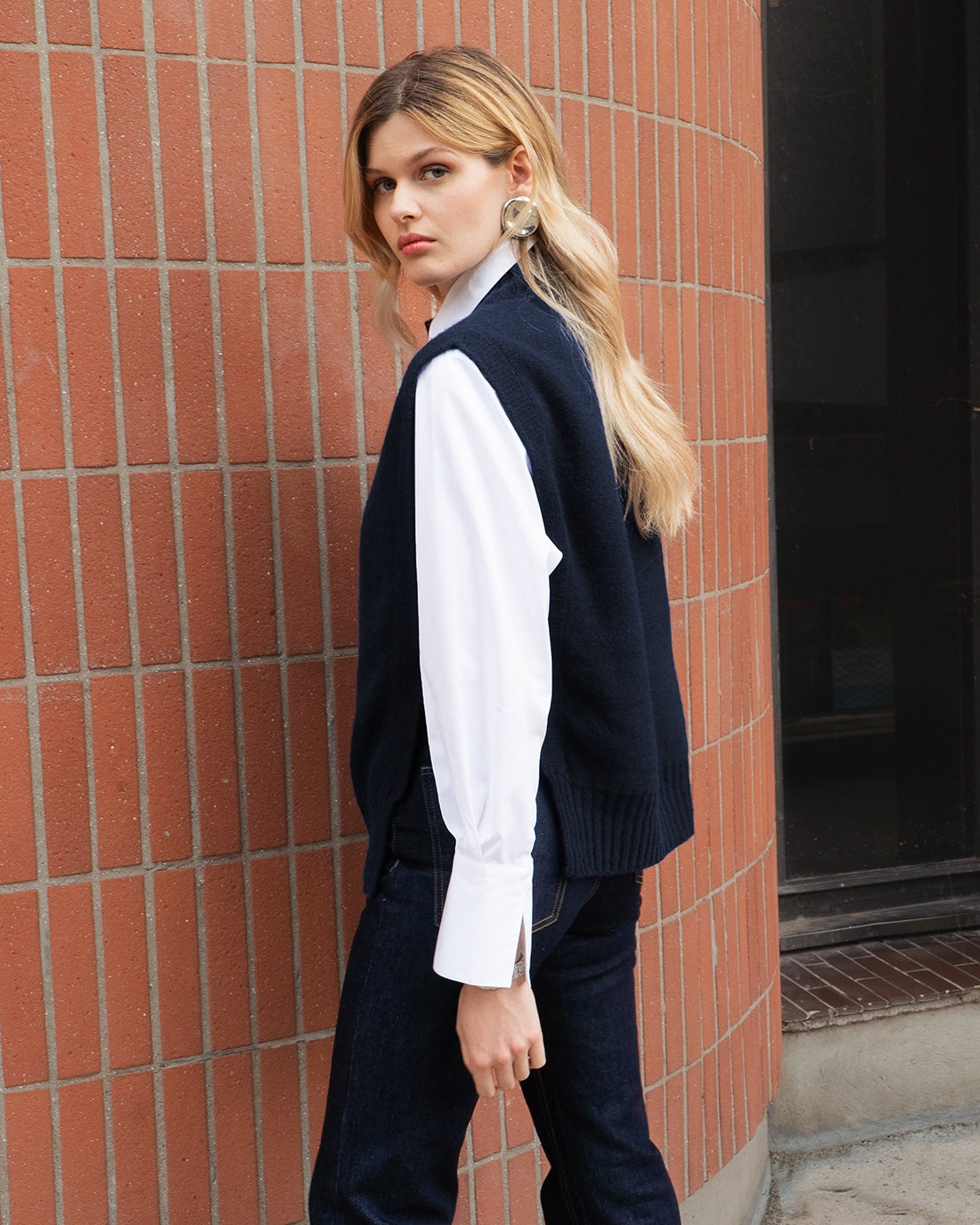 blue-laine-merino-cashmere-sleeveless-sweater-for-women-17H10-paris-