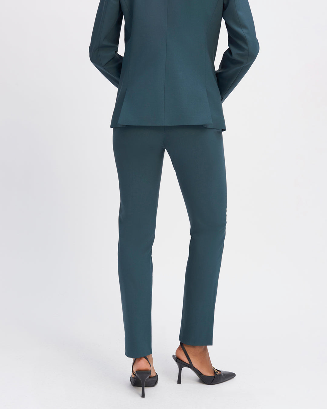 Trousers-tailor-superior-quality-Cigarette-cut-sizes-mid-high-Faux-cavalier-pockets-a-lavant-Pockets-passepoilees-arriers-Passant-for-the-belt-17H10-tailors-for-women-paris-
