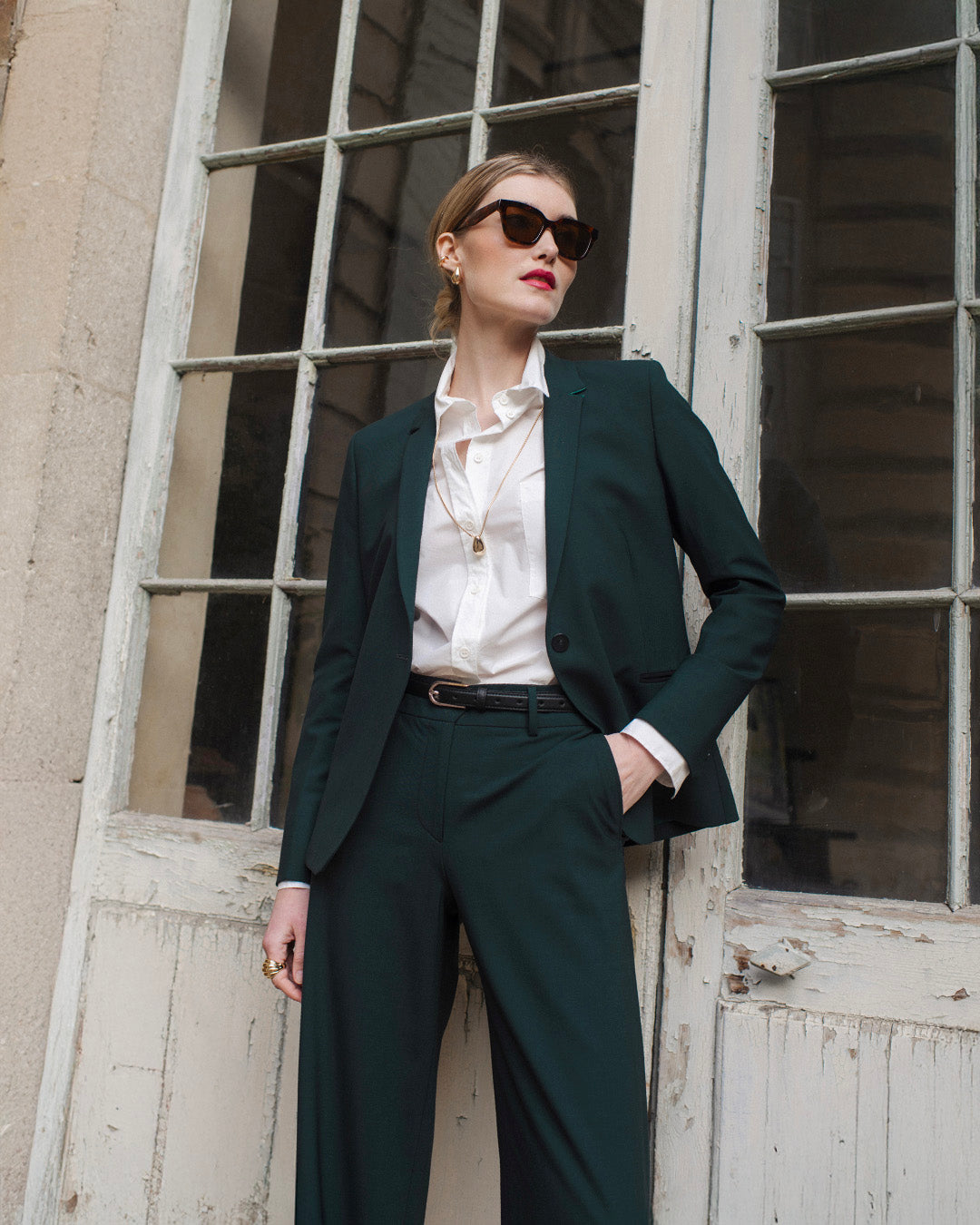 tailor-jacket-hanger-large-pants-green-fonce-office-dress-2