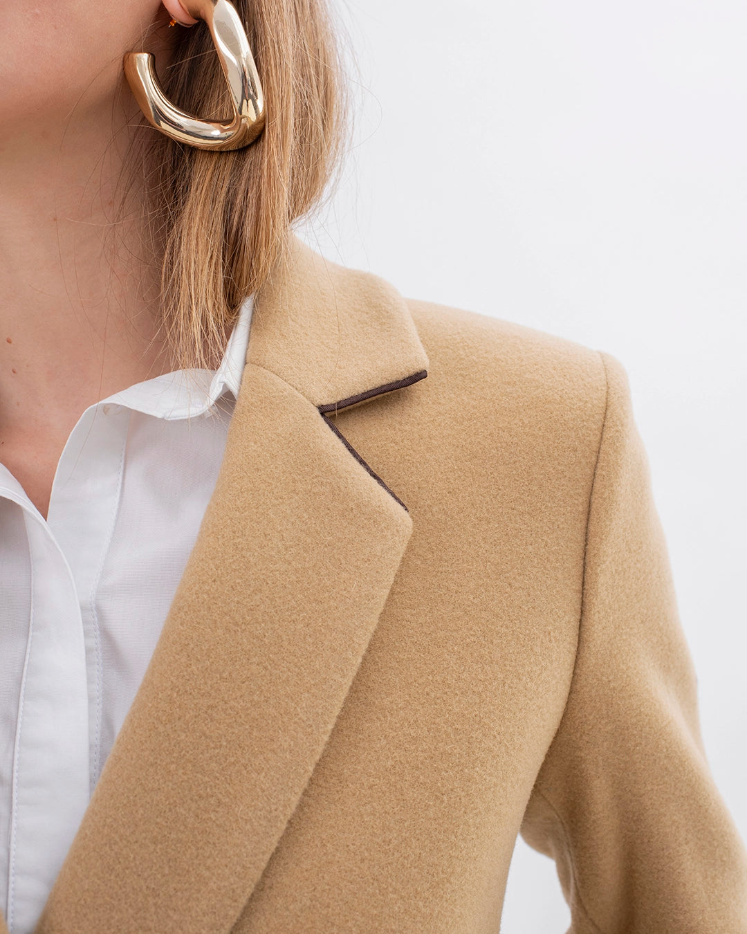 beige-cropped-collar-knit-coat-raglan-pockets-mi-long-look-chic-17H10-paris