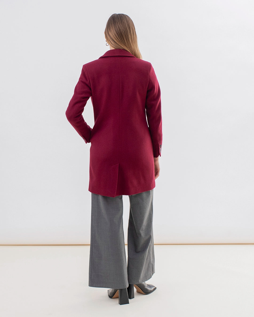 beige-cropped-collar-knit-coat-raglan-pockets-mi-long-look-chic-17H10-paris