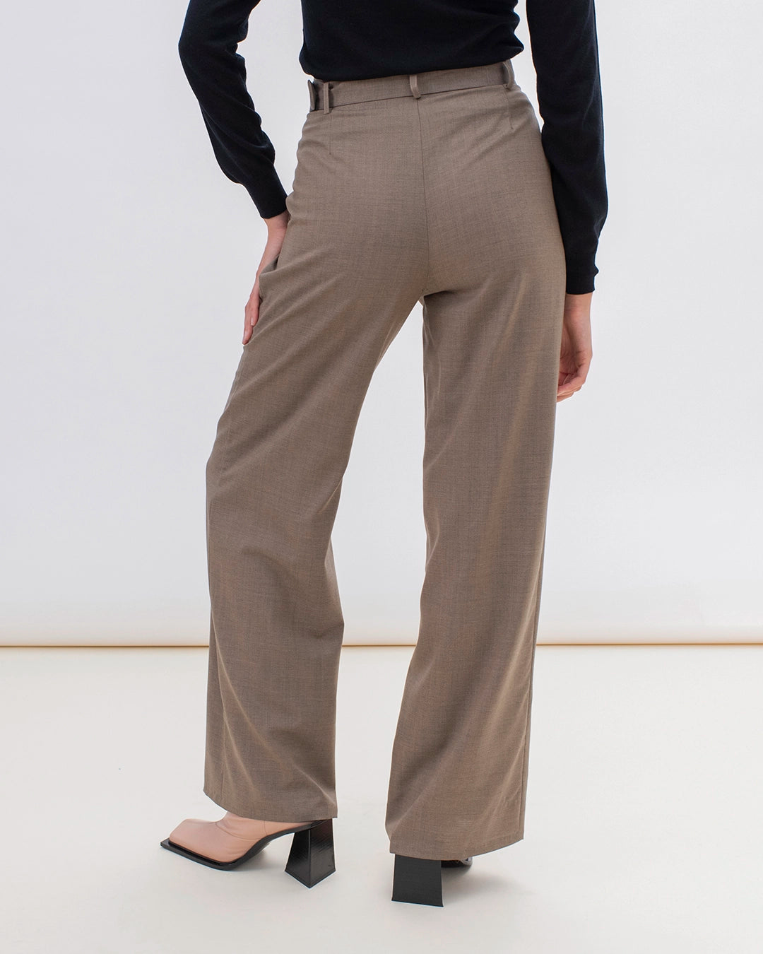 trousers-waistcoats-glazed-brown-pallazo-cut-made-in-poland-fall-winter-2023-look-chic-17H10-1