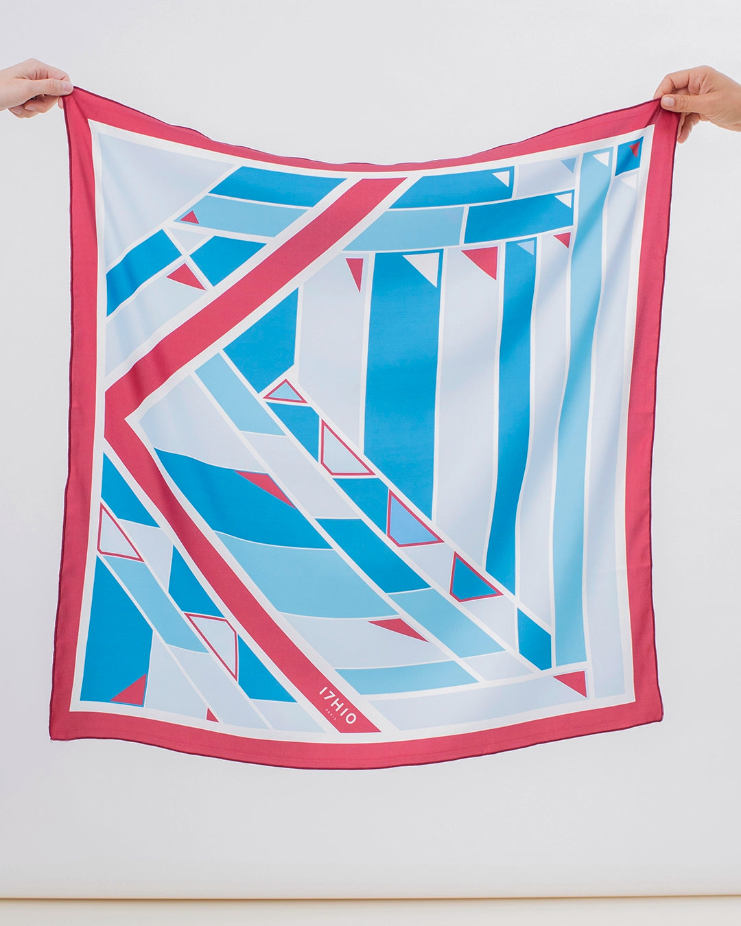 Le Foulard 17H10 - La géométrie du cadran rouge