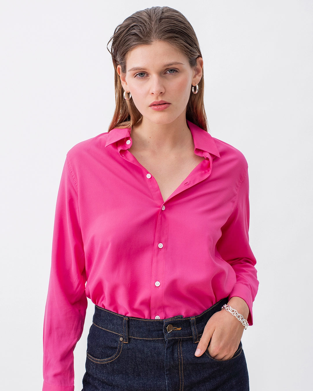 17h10-chemise-hudson-fuchsia-barbiecore-ethique-eco-reponsable-made-in-europe-working-girl-boss-1
