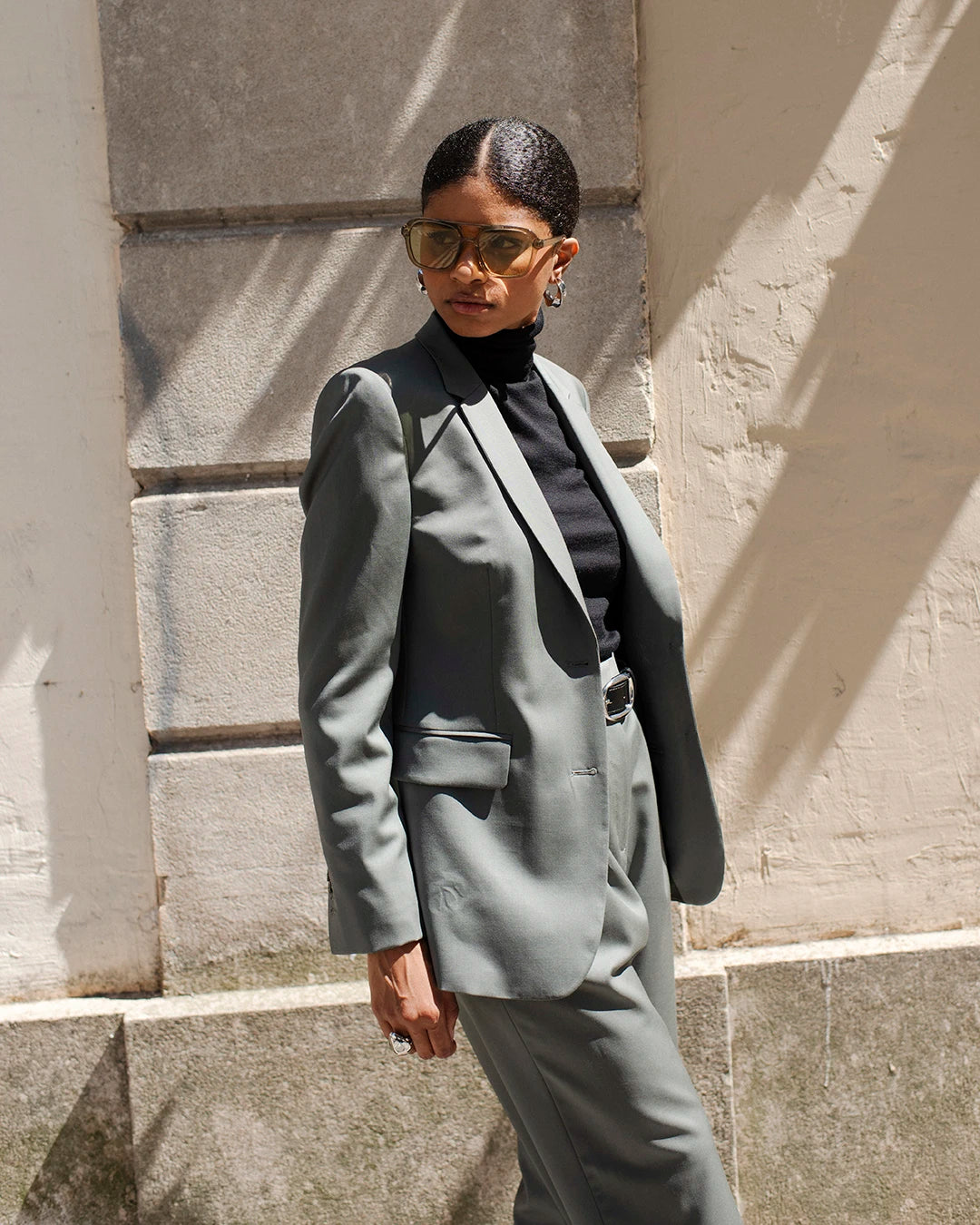 ensemble-tailleur-femme-kaki-gilet-3-pieces-chic-look-femme-elegante-tenue-de-bureau-formelle-automne-hiver-4