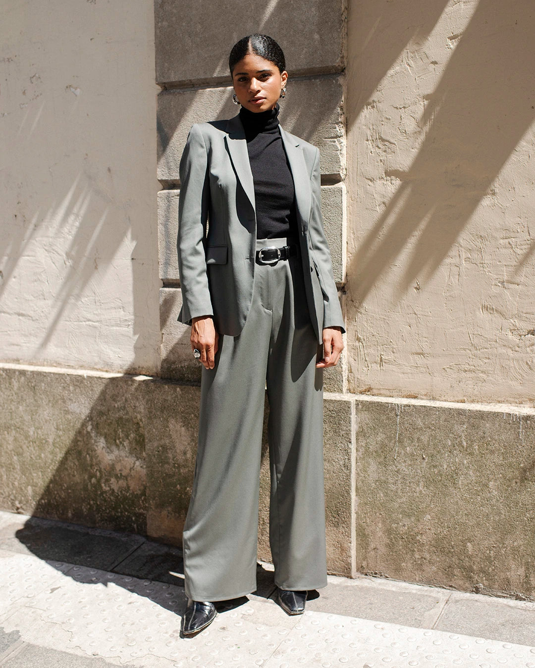 ensemble-tailleur-femme-kaki-gilet-3-pieces-chic-look-femme-elegante-tenue-de-bureau-formelle-automne-hiver-4
