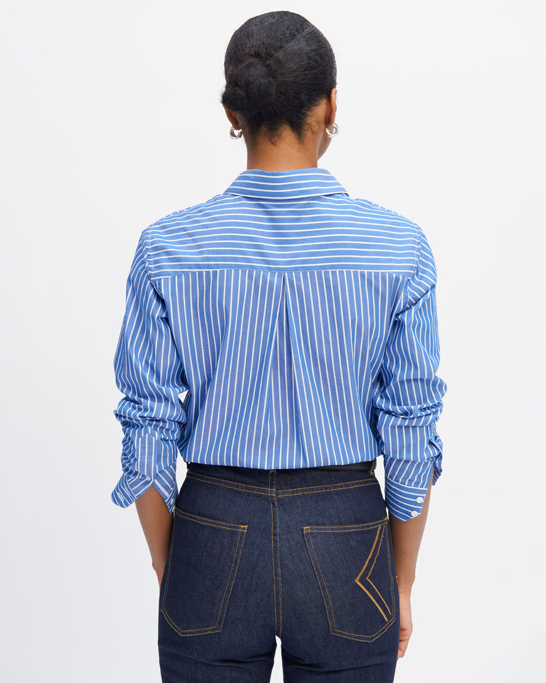 Chemise-coupe-droite-Motif-rayé-Col-chemise-Patte-de-boutonnage-Patte-capucin-17H10-tailleurs-pour-femme-paris-