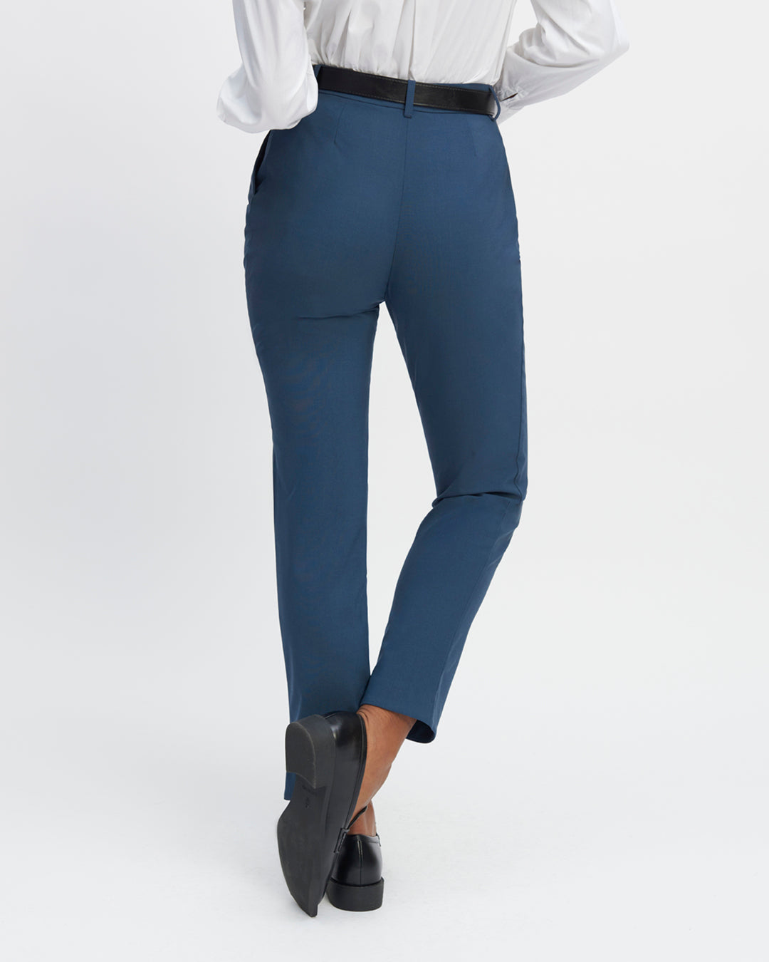 Tailored trousers-blue-grey-Cut-7-8th-waist-high-Ply-under-belt-Two-pockets-Italian-belt-assorted-tone-on-tone-17H10-tailored-trousers-for-women-paris-