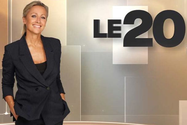 tenue-anne-sophie-lapix-tailleur-rayure-rayée