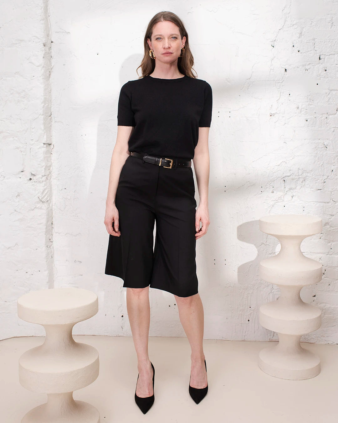 Bermuda noir femme chic parfait pour une tenue de bureau en été par forte chaleur