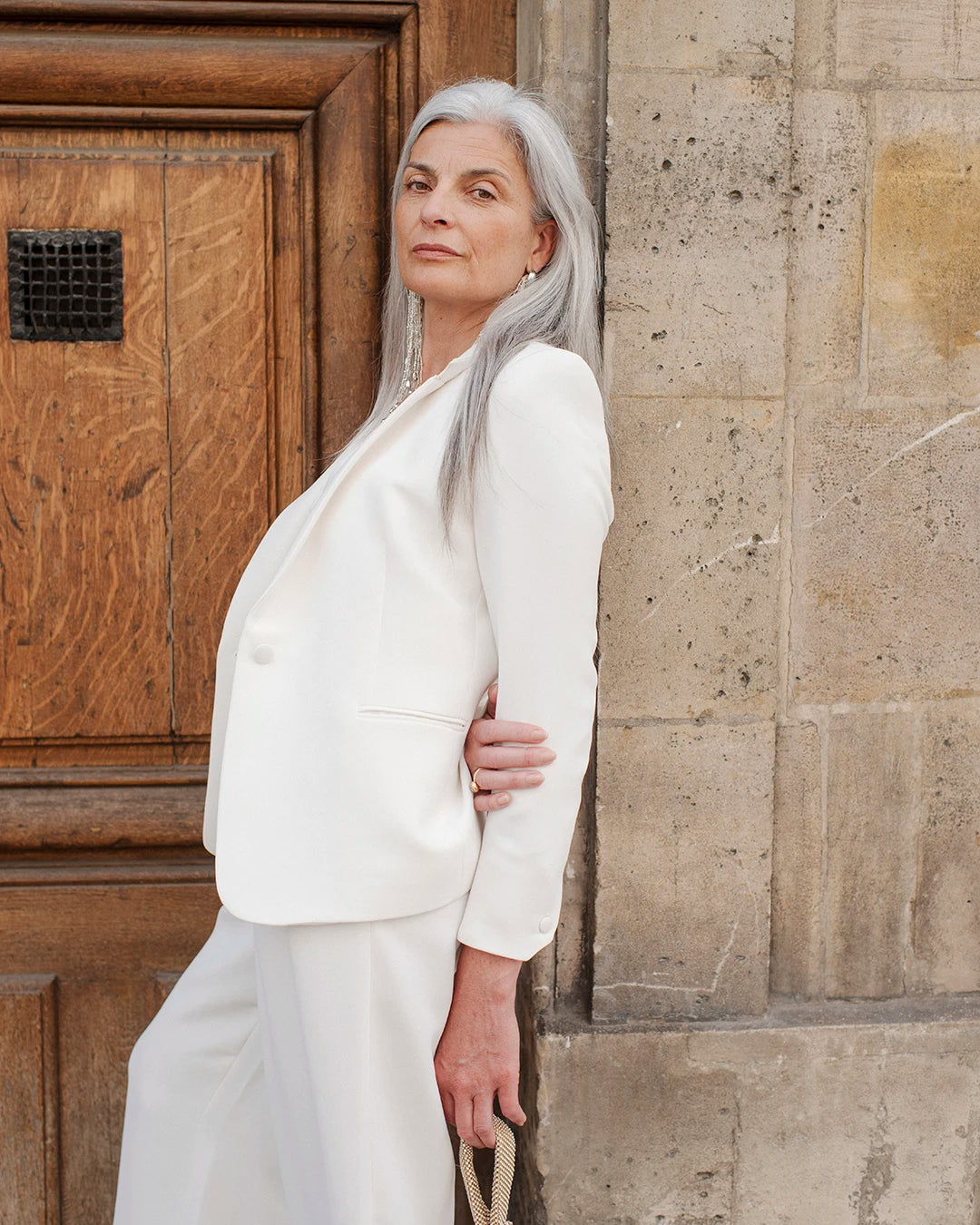 ensemble-tailleur-blanc-femme-veste-cintree-gilet-3-pieces-pantalon-large-tenue-mariage-civil-