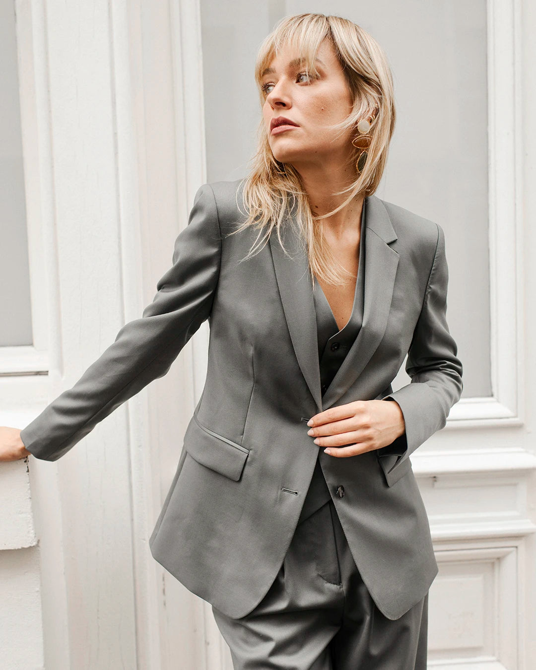 ensemble-tailleur-femme-kaki-gilet-3-pieces-chic-look-femme-elegante-tenue-de-bureau-formelle-automne-hiver-4