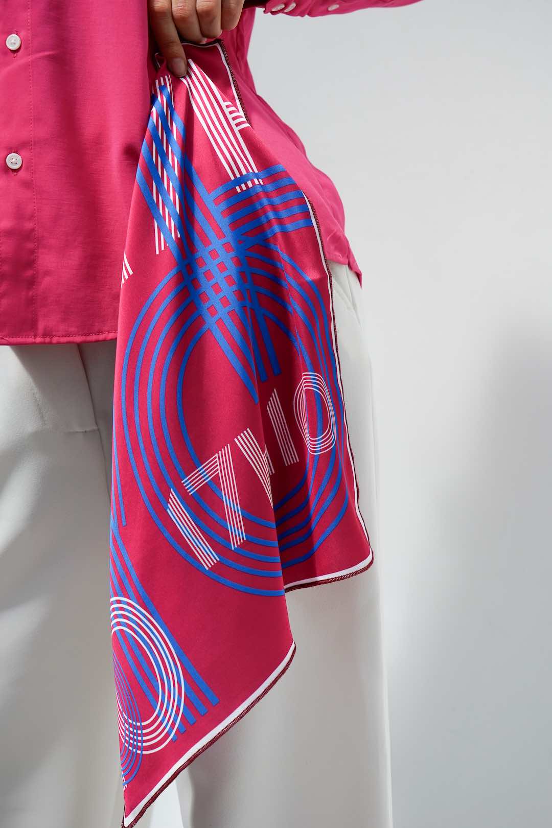 foulard-17H10-en-soie-l'instant-graphique-