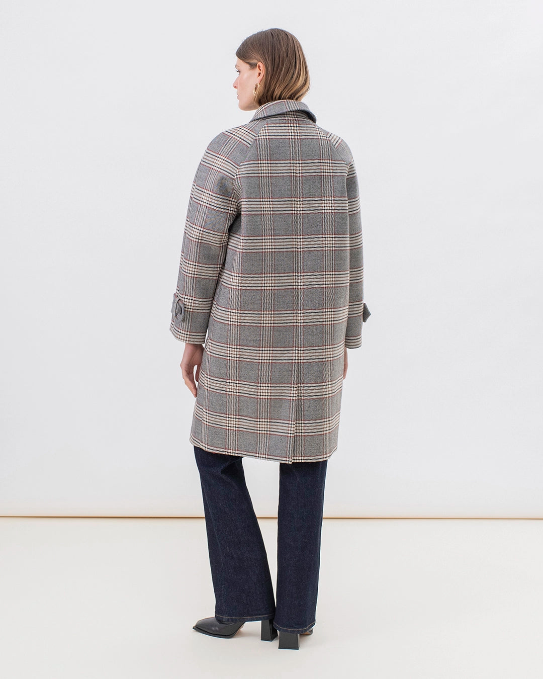 coats-prince-of-galle-vancouver-collar-regular-long-elegant-material-upcycle-material-of-luxury-17h10-women's-knit-coats