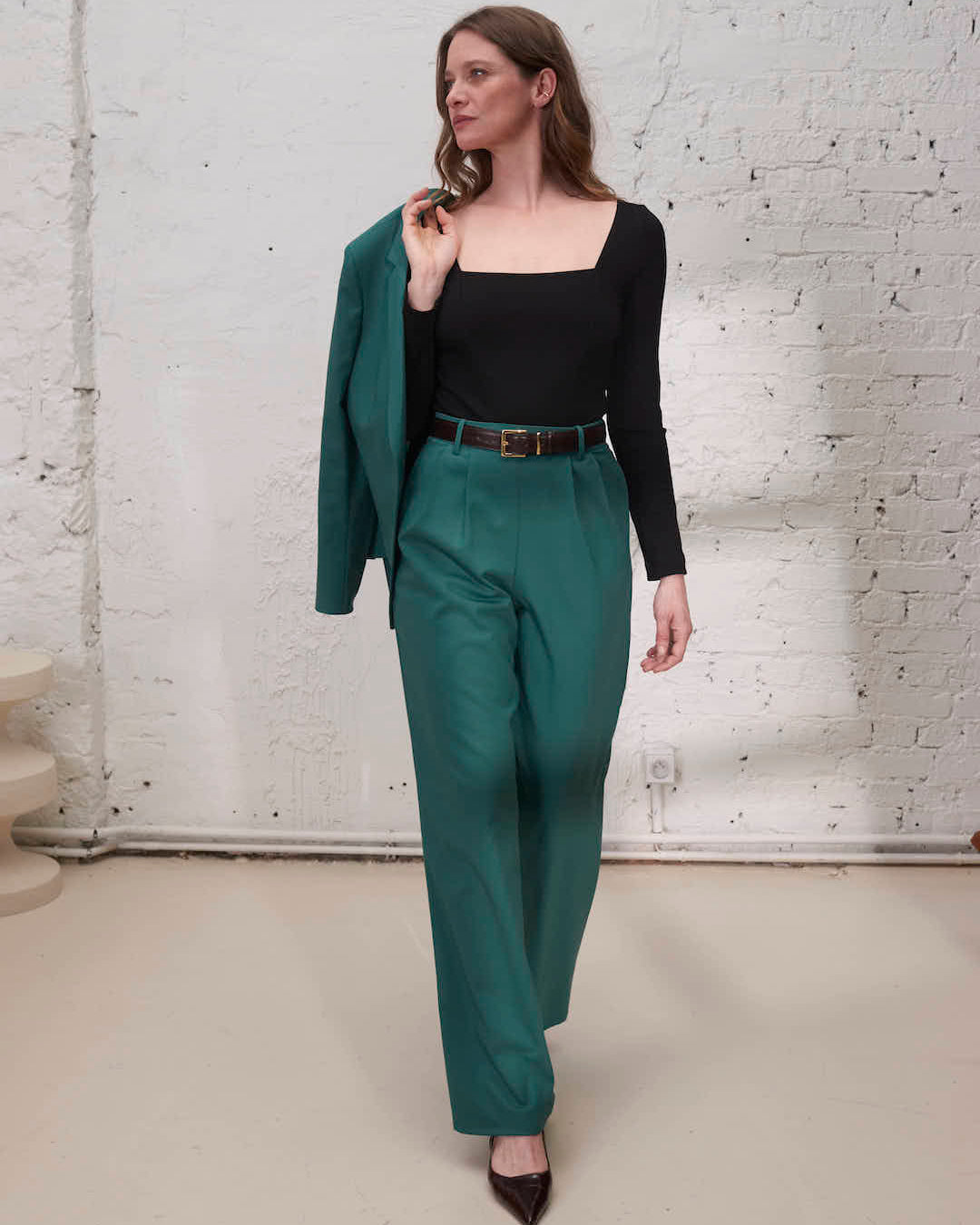 Pantalon taille haute vert émeraude pour femme, parfait pour un baptême ou un événement
