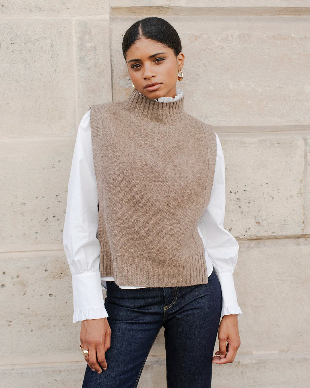 pull-sans-manche-beige-laine-merinos-cachemire-tailleur-pour-femme-17h10-paris-1