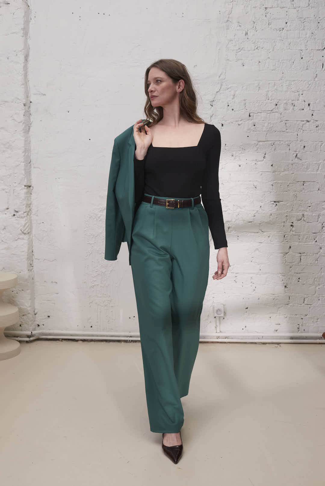 Veste de tailleur vert émeraude pour femme, idéale pour un baptême ou une occasion habillée