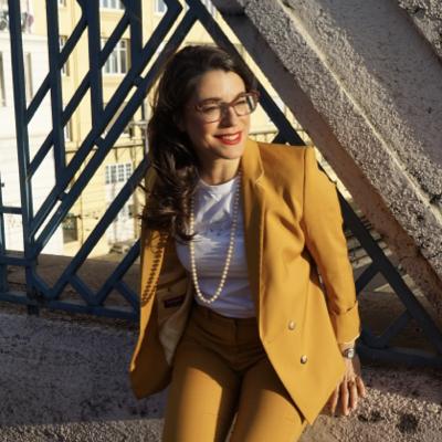 Cécile, Sales Manager