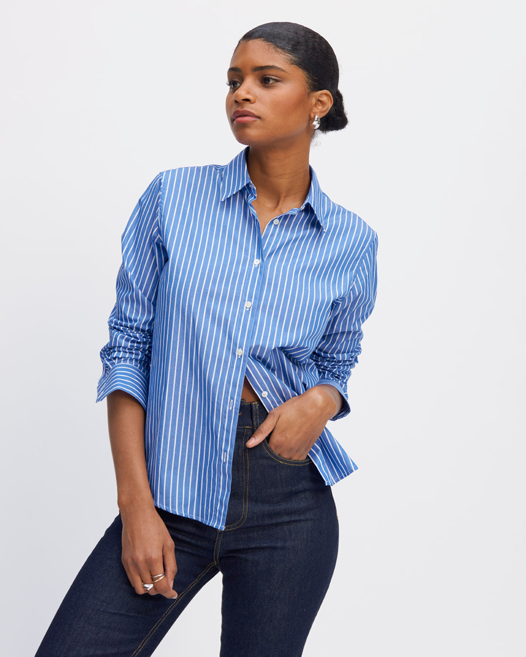 Straight-cut shirt-Motif-striped-Collar shirt-Button placket-Capucin placket-17H10-tailors-for-women-paris-