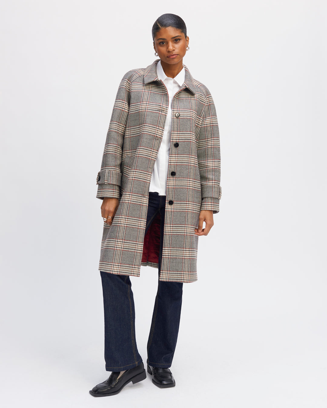 Coat-prince-de-galle-tons-chauds-lignes-camel-bordeaux-motif-exclusif-automne-printemps-Coat-mi-long-Coupe-ample-Boutons-noirs-vernis-brillant-Col-regular-Patte-de-serrage-poignet-17H10-tailleurs-pour-femme-paris-