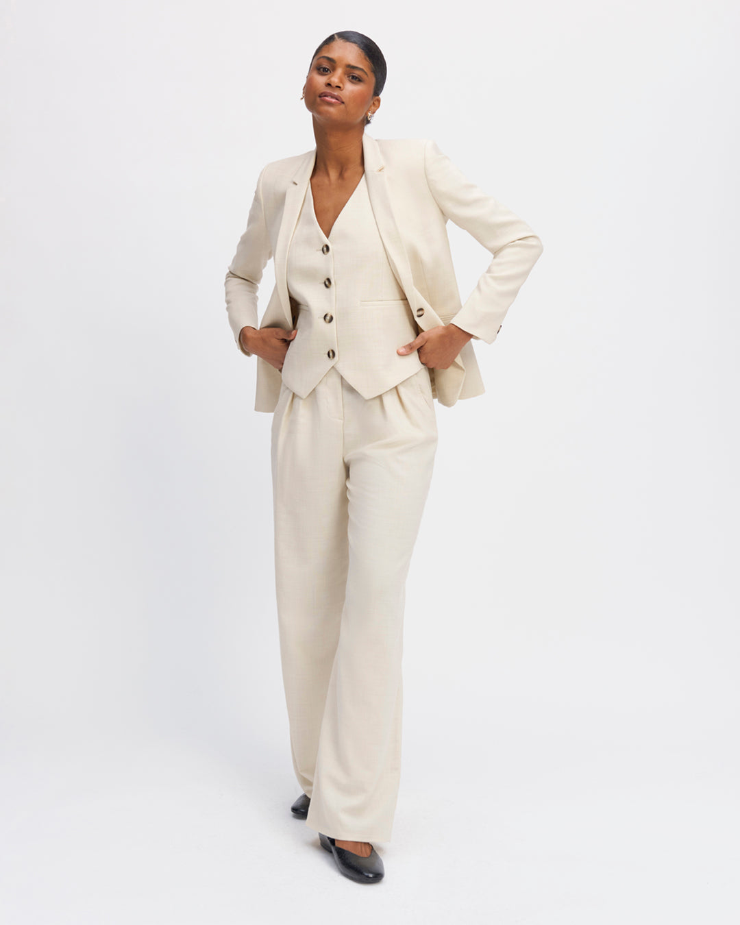 Trousers-waistcoat-beige-cut-palazzo-high-waist-details-double-pleated-low-leg-XXL-drawers-leg-waist-belt-buckle-belt-removable-tone-on-tone-17H10-waistcoats-for-women-paris-