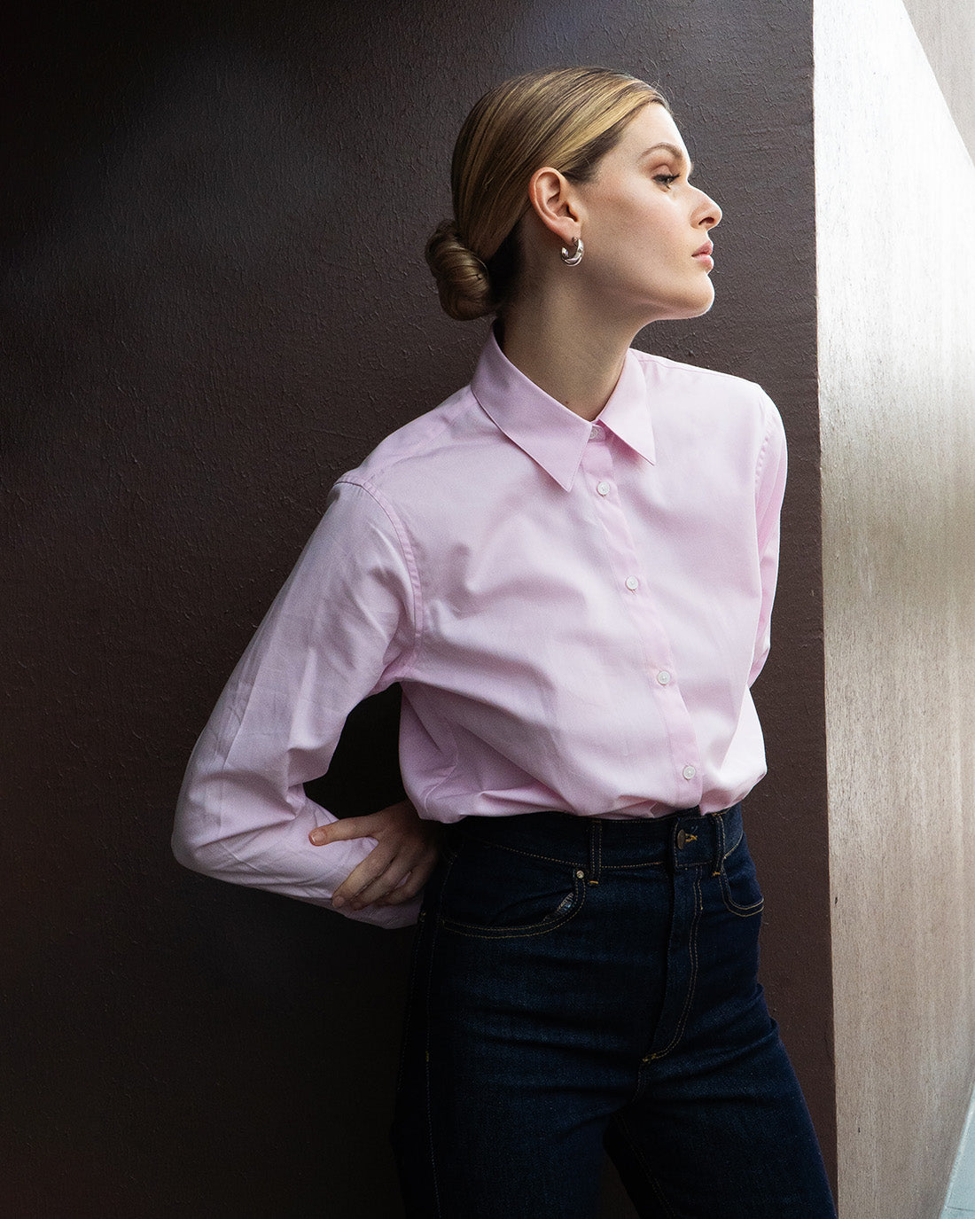Trousers-waistcoat-black-High-waist-Cut-flair-evasee-aux-chevilles-Decoration-boutons-covered-asymetrical-Zip-cote-17H10-women's-waistcoats-paris-3