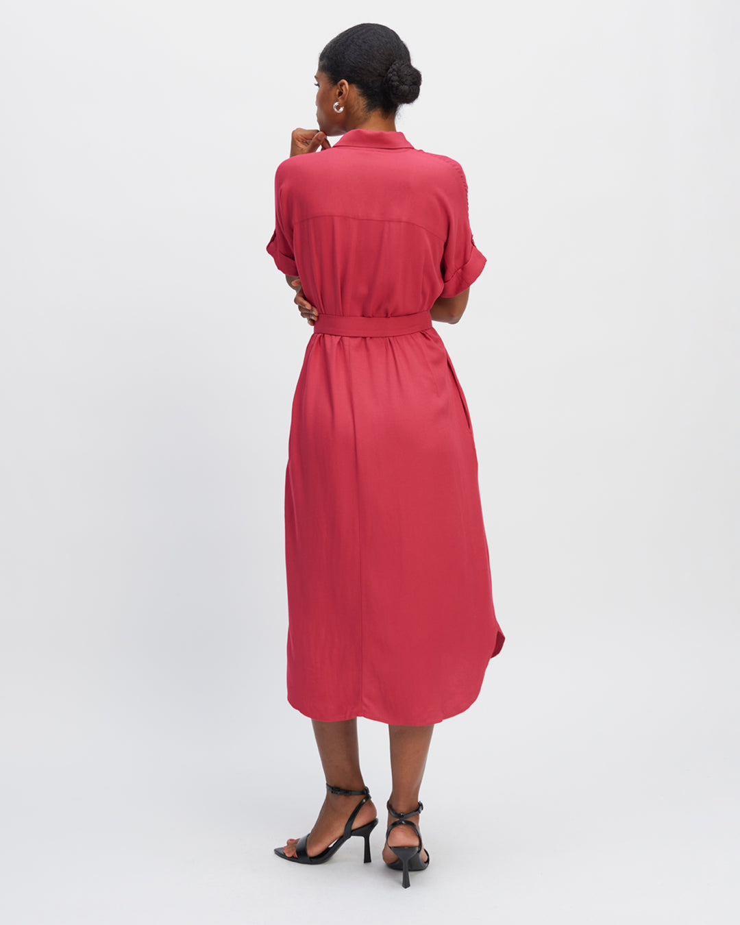 dress-pink-tight-cut-neck-blouse-short-sleeves-with-reverse-button-button-flap-belt-with-buckle-17H10-tailors-for-women-paris