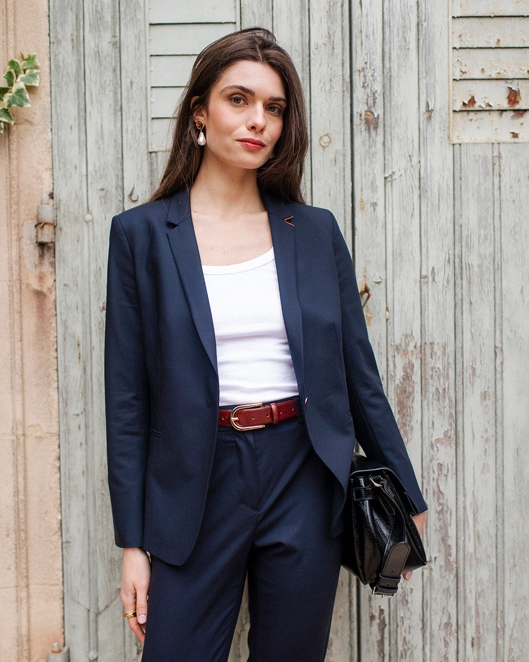 officewear-women's-suit-jacket-hanger-cigarette-pants-navy-blue-1