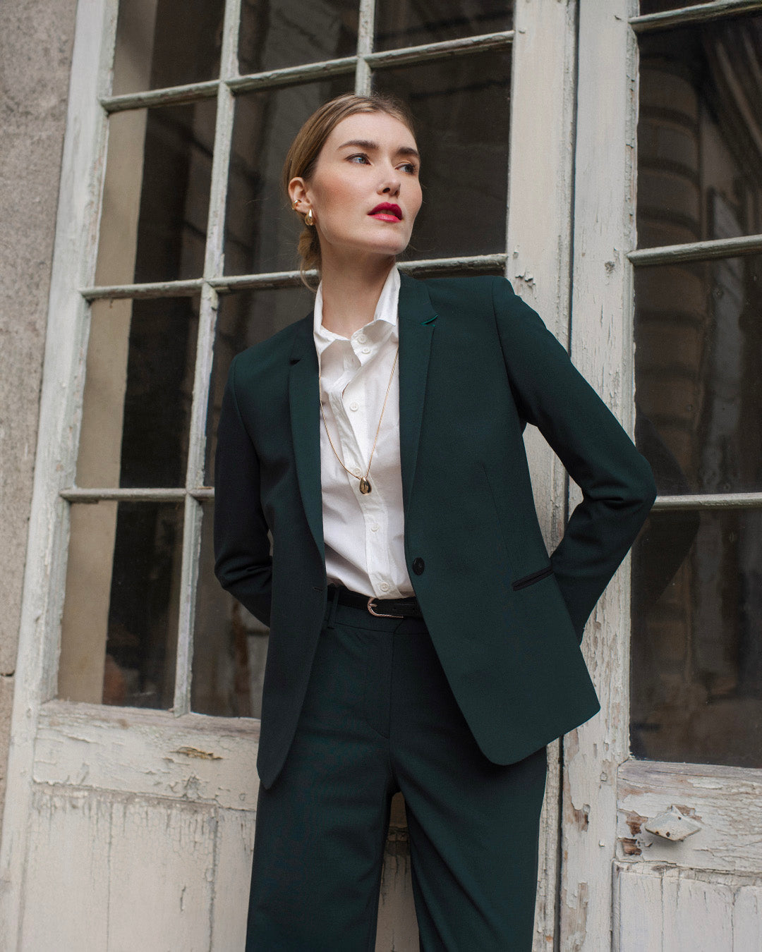 tailor-jacket-hanger-large-pants-green-fonce-office-dress-2
