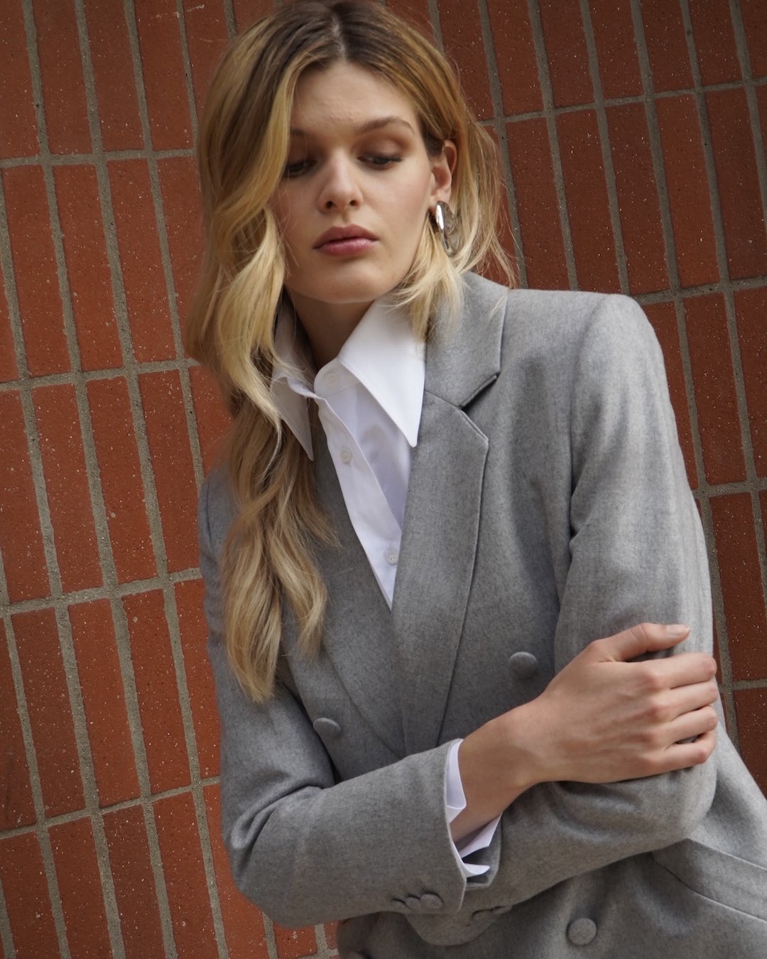 women's-grey-crossover-waist-jacket-luxury-fabrics-high-quality-upcycling-chic-elegant-