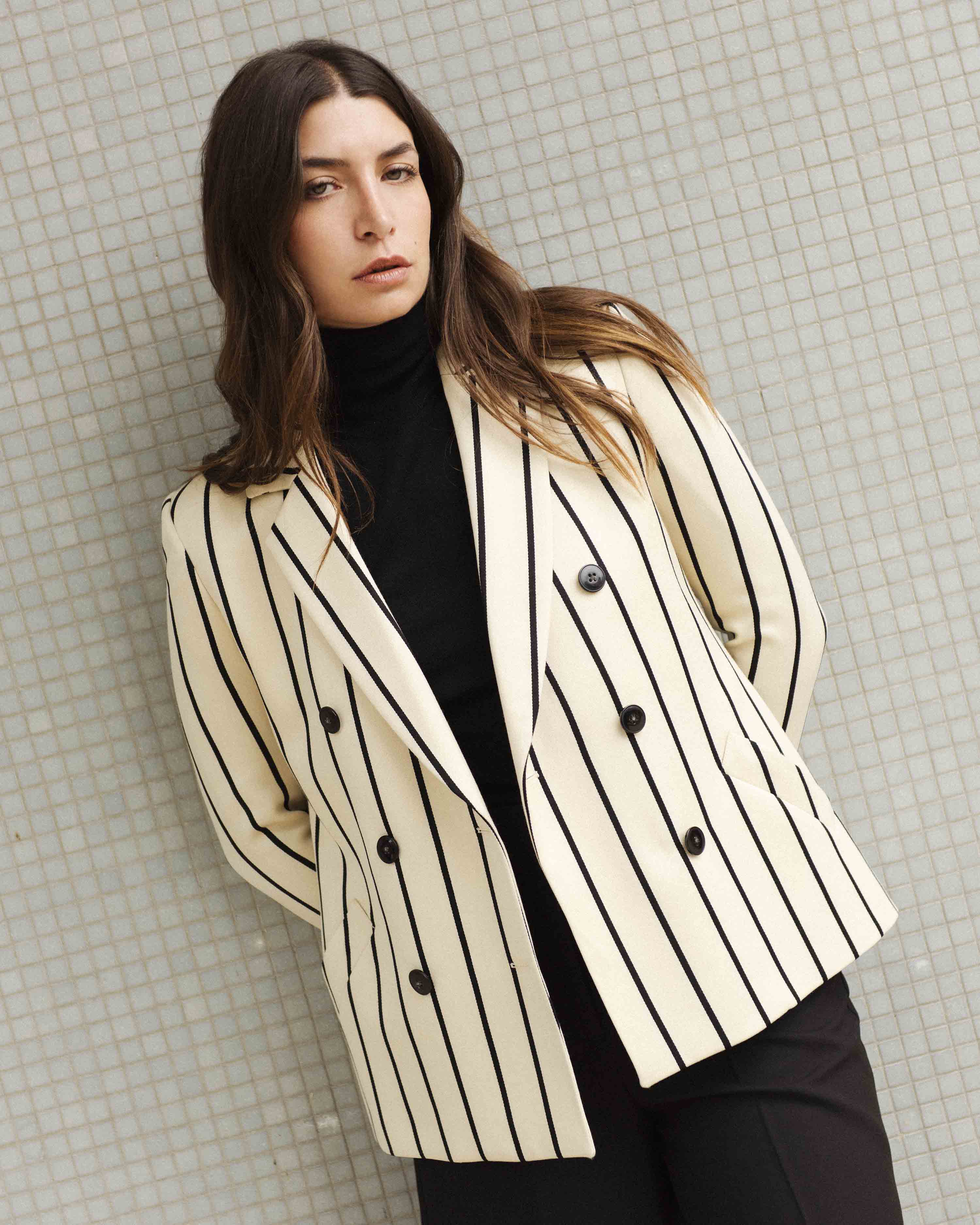tailor-jacket-for-woman-rayee-beige-and-black-blazer-woman-crossed-made-in-portugal-17H10-1