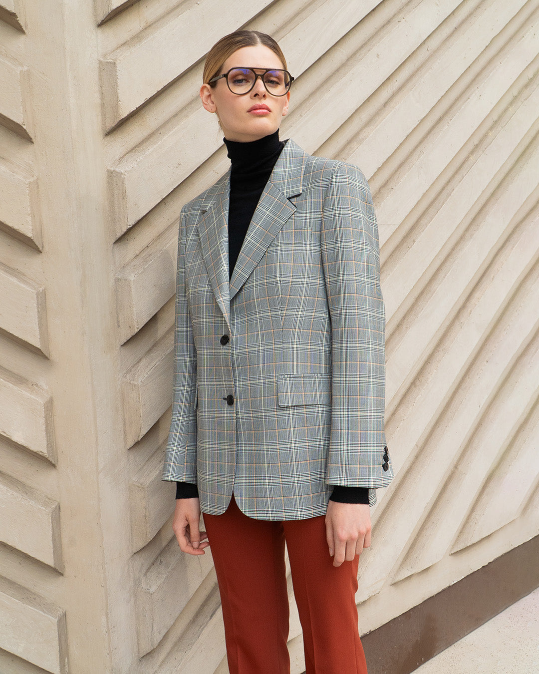 jacket-tailor-prince-of-wales-gray-material-noble-luxurious-high-quality-sustainable-ethnic-wash-tailor-for-women-work-dress-1