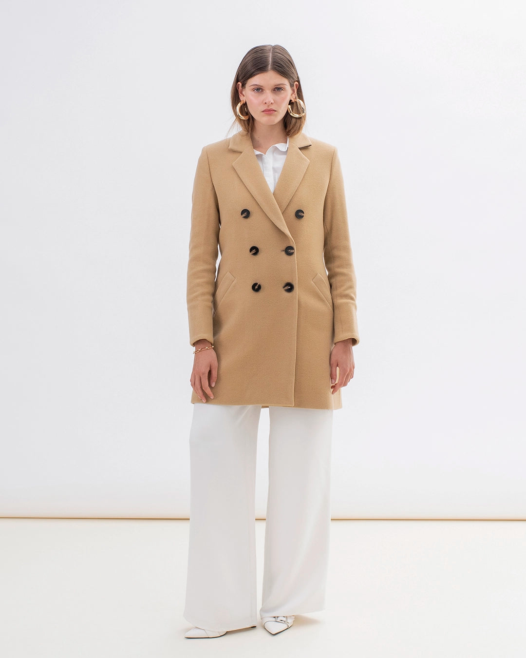 beige-cropped-collar-knit-coat-raglan-pockets-mi-long-look-chic-17H10-paris