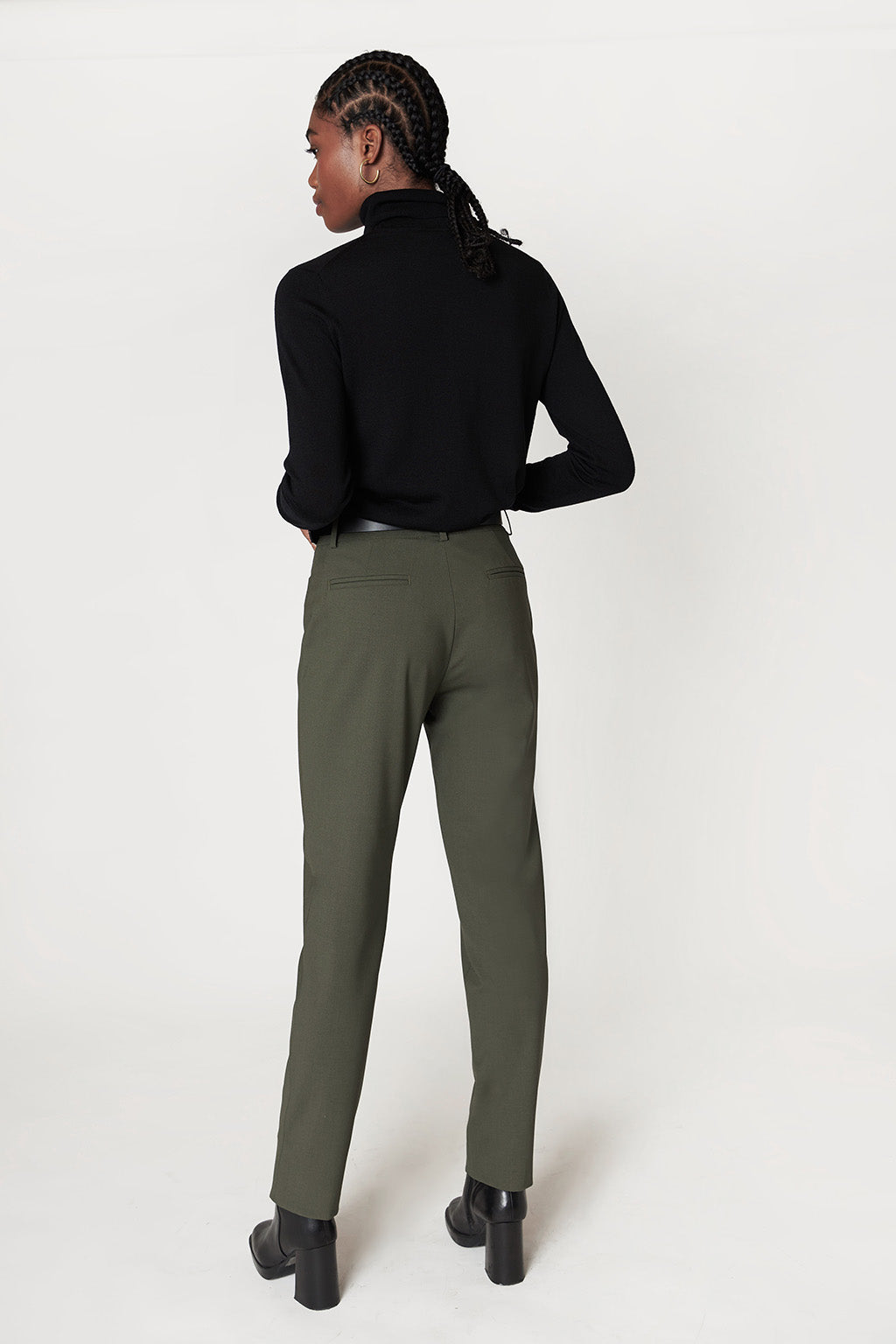 17H10-pants-oslo-khaki-cigarette-indispensable-guard-robe-elegant-businesswoman-1