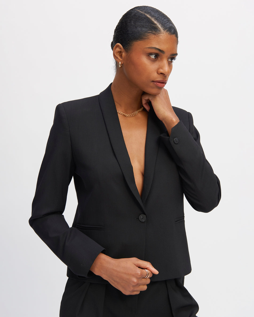 17H10-tailors-for-women-paris-Black-tailor-jacket-Spencer-cut-Collar-shawl-Short-jacket-Two-pockets-pass-piped-One-lining-beige-bright-Two-large-pockets-inside