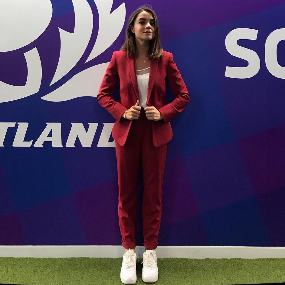 Cecile Gres journaliste tailleur 17H10