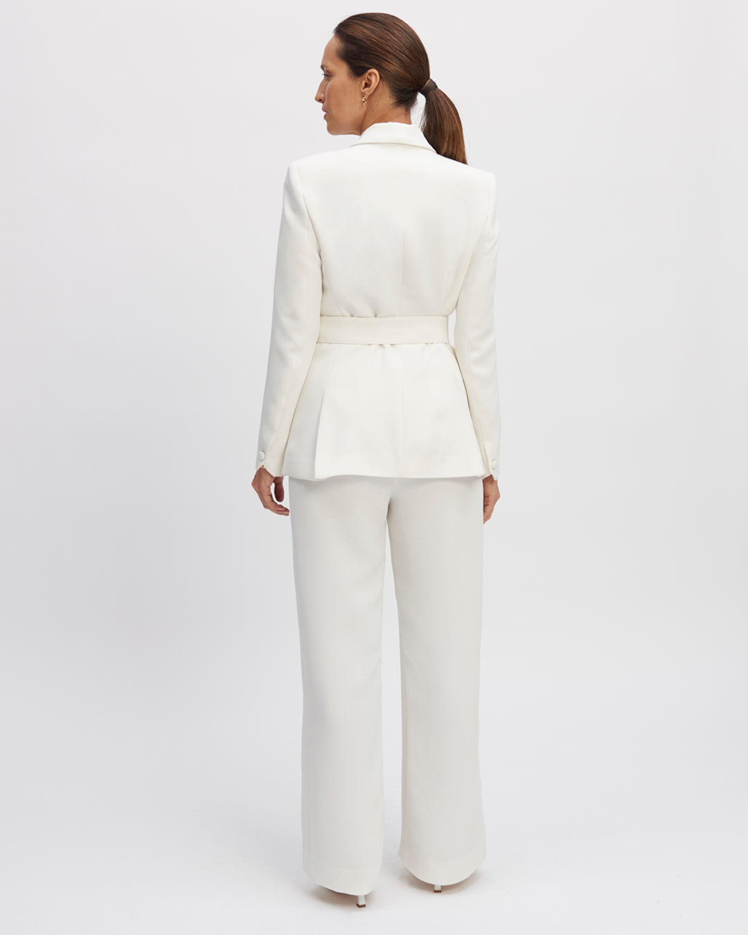 Jumpsuit-white-Cintree-size-smock-Noeud-neck-Decollete-fronce-Dos-nu-Feture-boutons-zip-cote-Jambes-larges-palazzo-17H10-tailleurs-pour-femme-paris-3