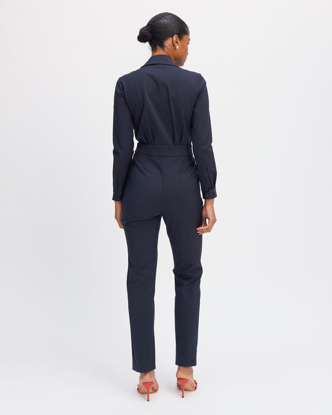 Navy-blue jumpsuit-suit-collar-suit-Material-very-comfortable-Button-on-button-on-belt-Marked-waist-cut-very-flattering-Light-feminine-decollete-17H10-suits-for-women-paris-