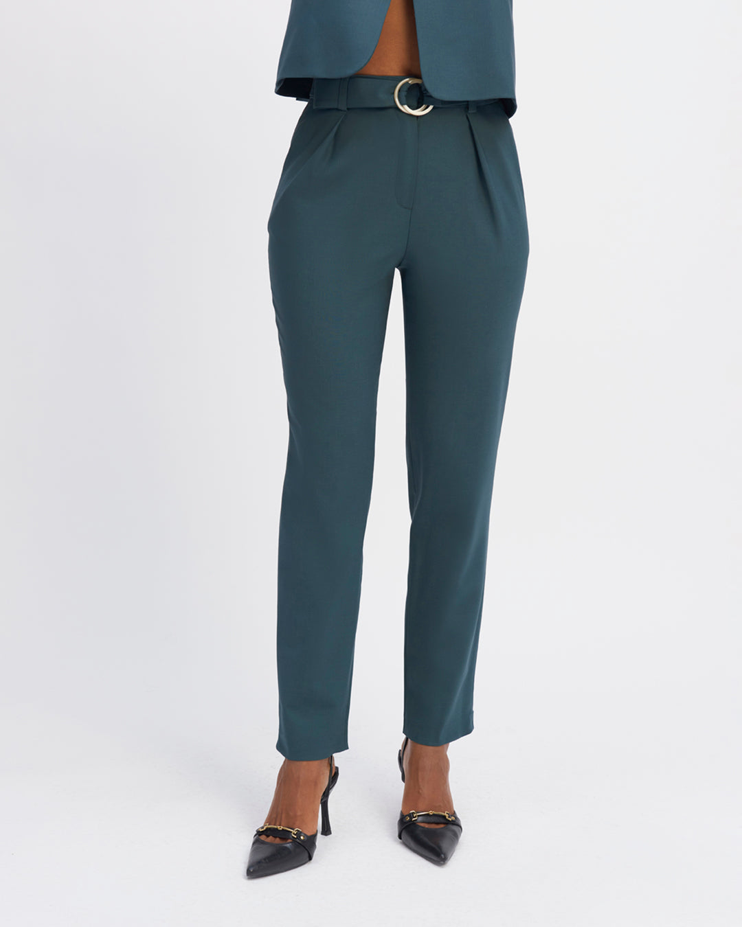 "Tailor-pants-superior-quality-Tailor-pants-green-Cut-7-8th-high-waist-Lined-under-the-belt-Two-pockets-Italian-style-Belt-assorted-tone-on-tone-Close-by-zip-and-staple-on-the-front-17H10-tailor-pants-for-women-paris-"