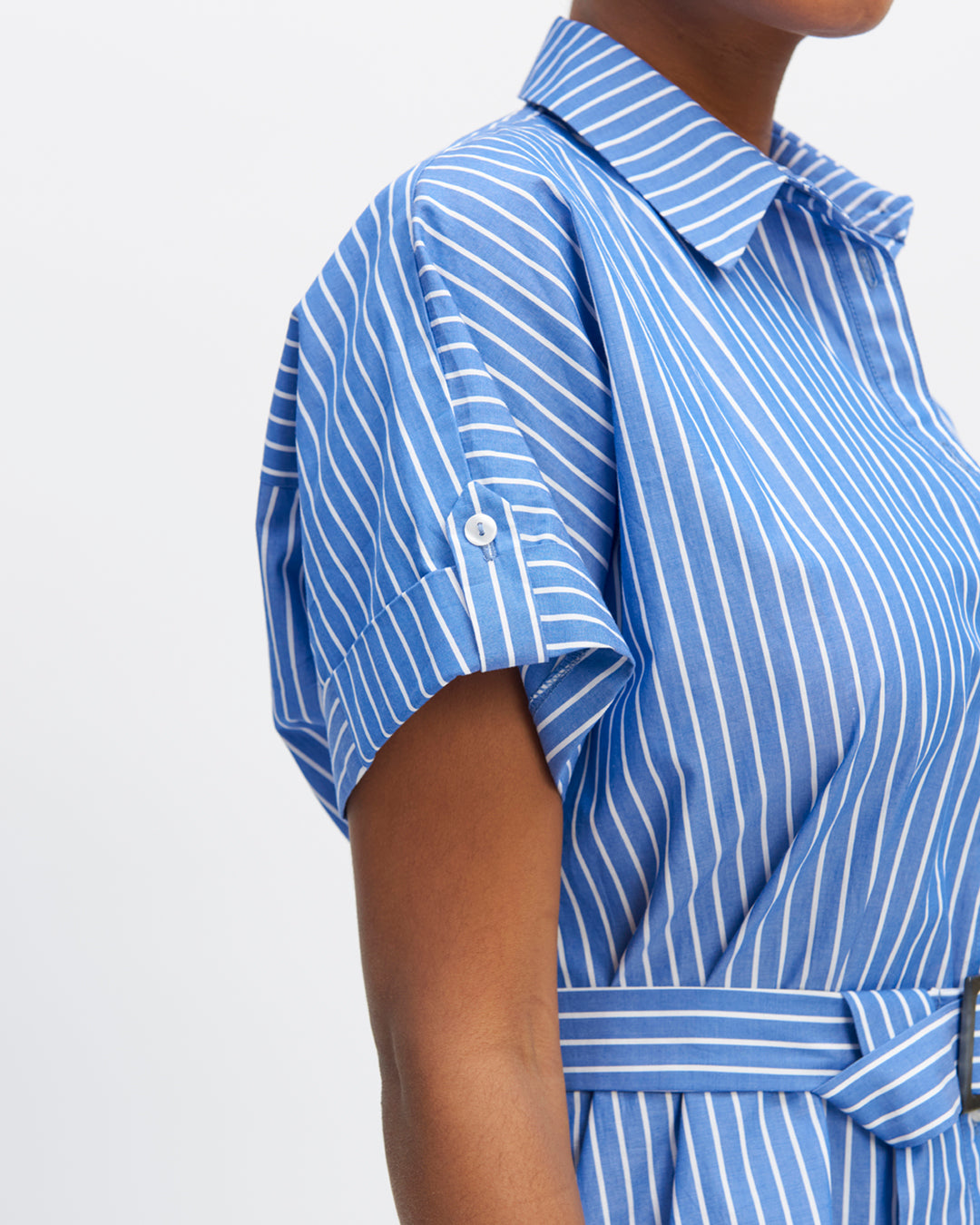 Blue-striped-dress-Fitted-cut-Collar-sweater-Short-sleeves-with-buttoned-crown-Button-plack-belt-with-buckle-17H10-tailors-for-women-paris-