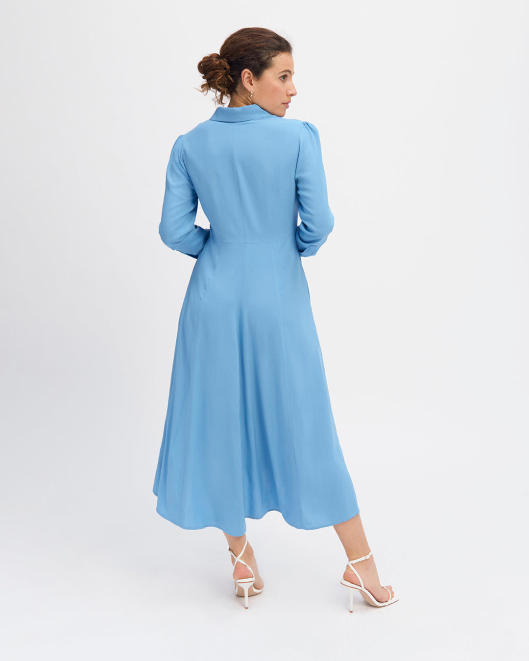 Blue-dress-Long-midday-Collar-blouse-Long-sleeves-with-buttoned-knuckles-Hidden-button-flap-Fitted-at-the-waist-17H10-tailors-for-women-paris-