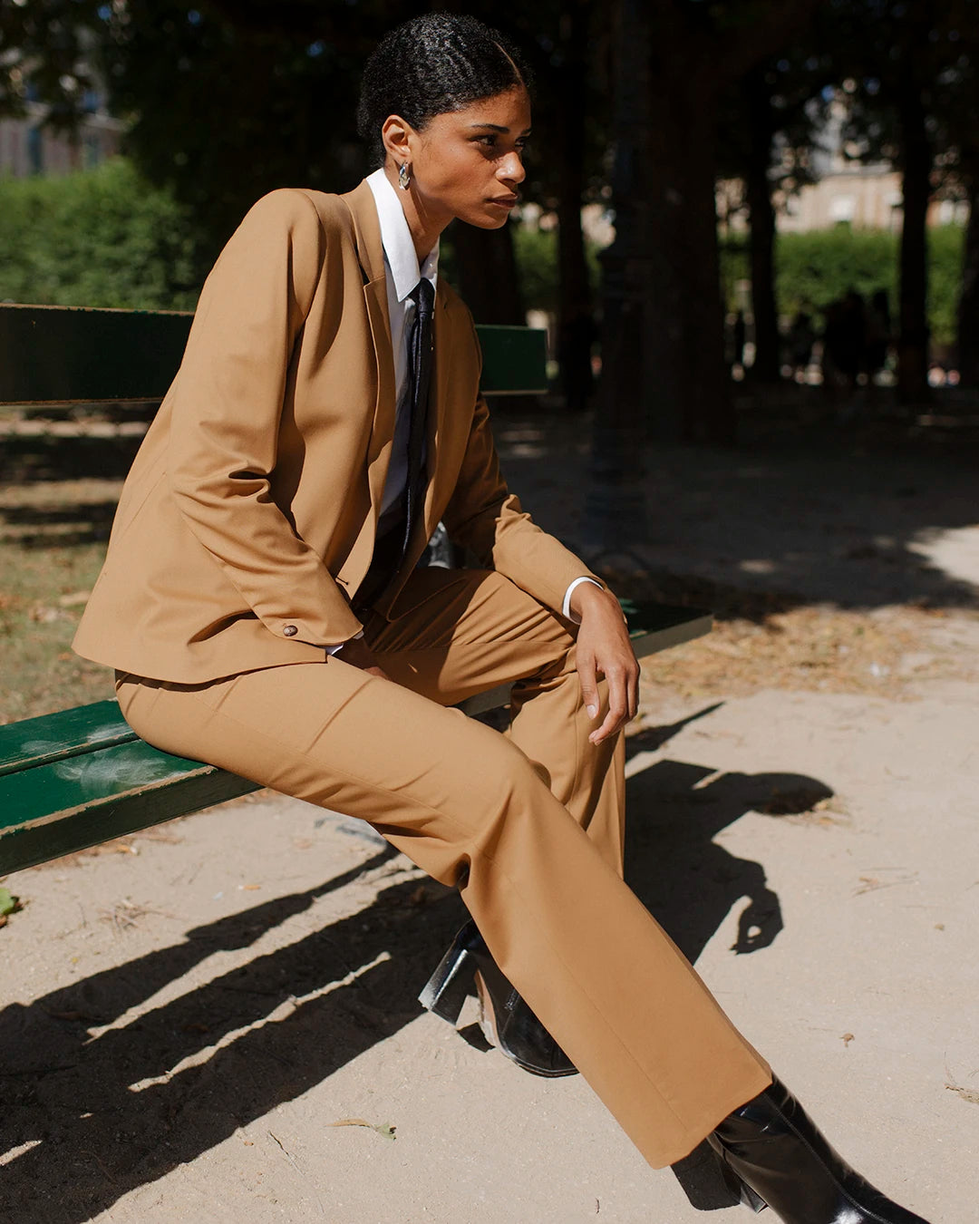 femme-chic-tenue-de-bureau-tenue-de-ceremonie-invitee-mariage-style-elegant-sobre-6